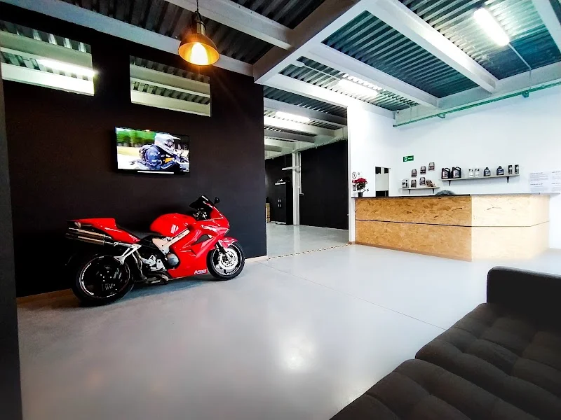 Emrider taller de motos (Servicio Técnico Oficial Öhlins)