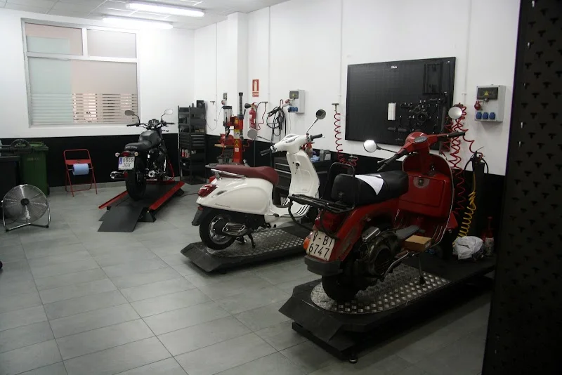 VESPA TURIA TALLER