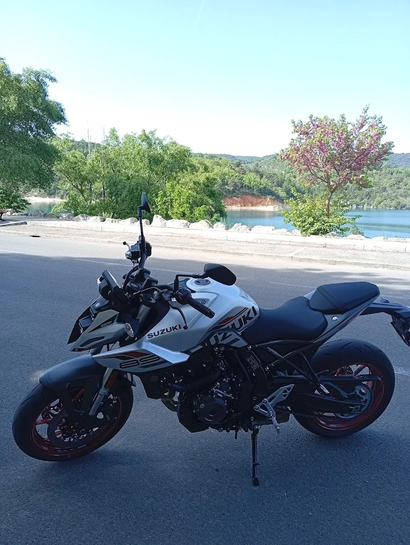 Easy Renter | Location Moto & Scooter